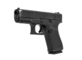 Pistolet Glock 19 kal. 9x19 Gen. 5 uchwycony lekko pod kątem, lufa skierowana w lewo – idealne zdjęcie prezentujące unikalne detale broni.