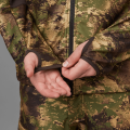 Detale rękawów kurtki Härkila Deer Stalker WSP z miejscem na palec, wygoda i mobilność.