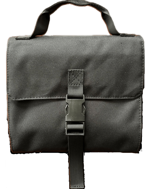 Mata na amunicję Garbacz - złożona w pokrowcu z przodu, idealna do transportu i przechowywania.