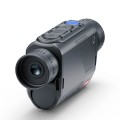 Zaawansowany obiektyw termowizora Pulsar Axion XG30, zapewniający wysoką jakość obrazu w ciemności.