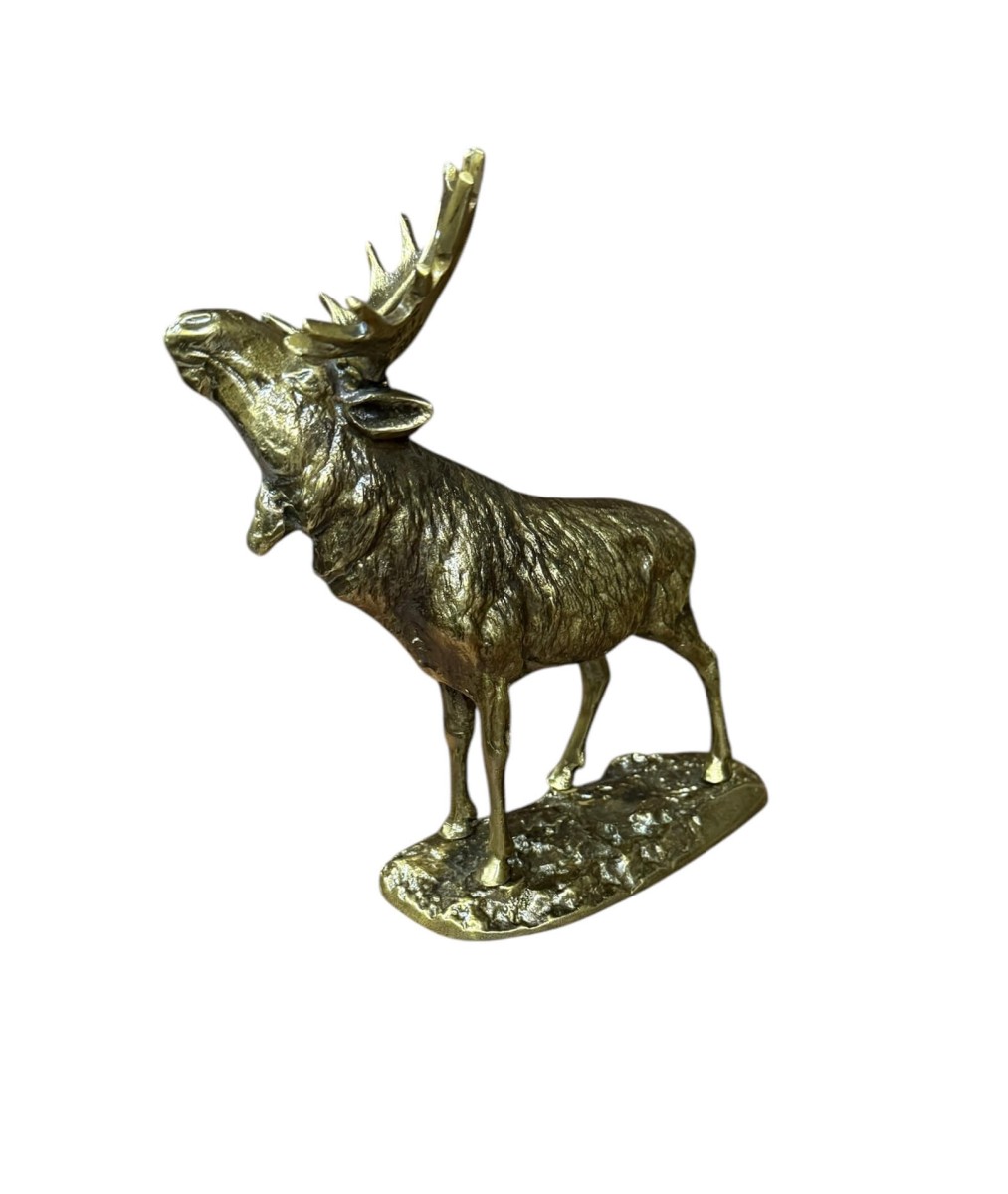 Statuetka mosiężna Łoś – elegancka figura z mosiądzu, stylowa dekoracja w myśliwskim i rustykalnym wnętrzu.