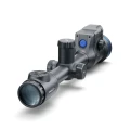 Pulsar Thermion 2 LRF XL60 z tyłu, prezentujący wygodny okular i intuicyjne sterowanie. Świetny dla wymagających strzelców.