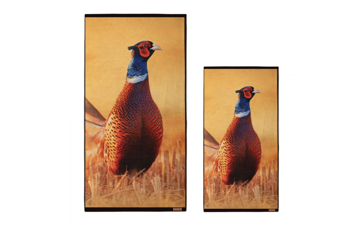 Ręcznik z wizerunkiem bażanta, ukazujący kolorowy nadruk i naturalny urok. Idealny do łazienki.