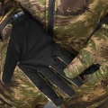 Wnętrze dłoni rękawic Härkila Deer Stalker z gumowanym nadrukiem o strukturze plastra miodu – zapewnia pewny i bezpieczny chwyt broni nawet w ekstremalnie mokrych warunkach.