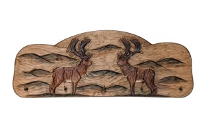 Ręcznie rzeźbiony drewniany wieszak myśliwski z motywem dwóch byków daniela