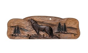 Ręcznie rzeźbiony drewniany wieszak myśliwski z motywem wilka