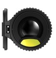 Zbliżenie na potężny obiektyw 35 mm o jasności F0.9 monokularu Nocpix Vista H35R. Zwiększa on absorpcję ciepła o 20%, wspierając ultraczuły sensor NETD ≤ 15 mK.