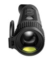Frontalny widok na monokular termowizyjny Nocpix Vista H35R. Centralnie wyeksponowany obiektyw 35 mm F0.9 połączony z modułem dalmierza laserowego LRF, kluczowy do bezbłędnej detekcji celu na dystansie 1800 metrów.