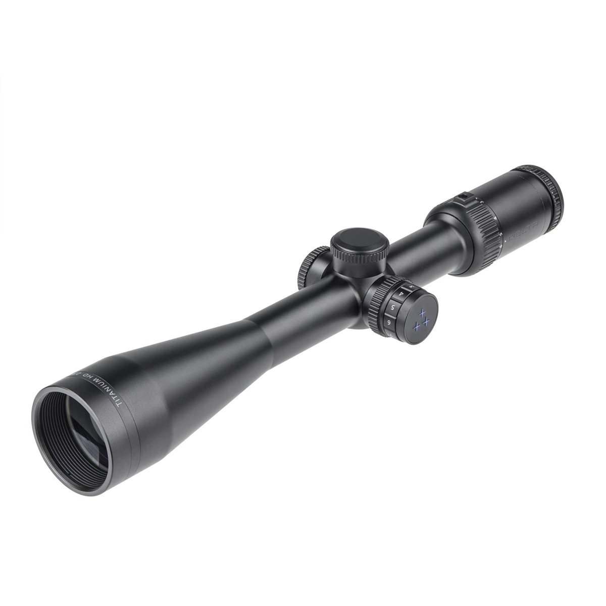 Zbliżenie na przednią soczewkę lunety Delta Titanium HD 2,5-15x50. Zaawansowana optyka w standardzie High Definition gwarantuje wysoką ostrość i transmisję światła rzędu 92 procent podczas zmierzchu.