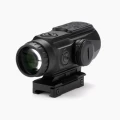 Okular celownika pryzmatycznego Athlon Midas Flare 5x. Jasny i ostry obraz ułatwiający dynamiczne operowanie bronią.
