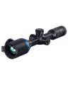 Zbliżenie na obiektyw 50 mm celownika PARD Pantera, skrywający sensor 640x512 px o rekordowej czułości termicznej NETD poniżej 14 mK, gwarantujący obraz bez szumów.