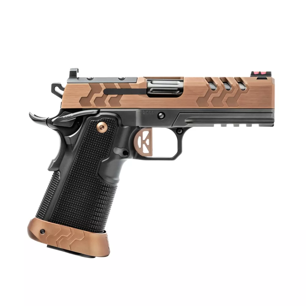 Widok z boku na pistolet Kimber 2K11 PRO, ukazujący agresywną teksturę rękojeści oraz krótszy zamek z lufą Commander 4,25 cala do strzelań dynamicznych.