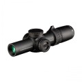 Rzut pod kątem na celownik klasy premium Vortex AMG 1-10x24, prezentujący kompaktową obudowę wykończoną twardym anodyzowaniem, idealną do precyzyjnego strzelectwa sportowego i zastosowań taktycznych.