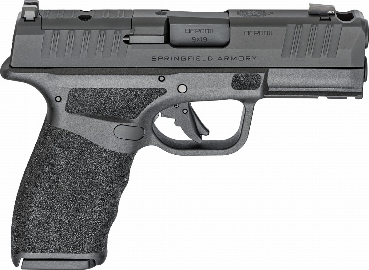 Pełna sylwetka profilu czarnego pistoletu kompaktowego HS H11 Hellcat PRO OSP COMP CUT 9x19 mm. Ukazuje polimerowy szkielet, stalowy zamek i porting kompensujący podrzut lufy.