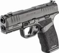 Detal polimerowego chwytu w taktycznym pistolecie HS H11 Hellcat PRO COMP CUT. Wyraźna tekstura szkieletu gwarantuje stabilne trzymanie broni i lepszą kontrolę podczas szybkiego prowadzenia ognia.