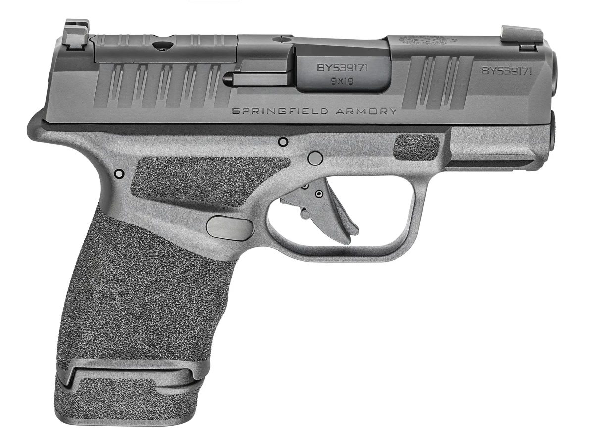 Pełna sylwetka czarnego pistoletu mikrokompaktowego HS H11 Hellcat OSP 9x19 mm, widok z boku prezentujący polimerowy szkielet i stalowy zamek, idealny do skrytego noszenia broni.