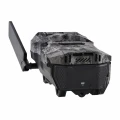 Spód fotopułapki HIKMICRO T16 z gniazdami zasilania i statywu, współpraca z panelem solarnym SP5000 do łowisk.