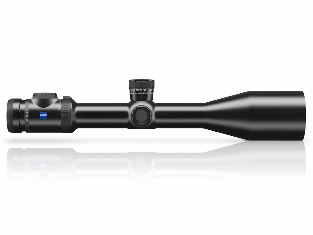 Luneta celownicza Zeiss Victory V8 4,8-35x60 T* na neutralnym tle, pełny boczny profil prezentujący masywny tubus 34 mm i duży obiektyw do strzelectwa długodystansowego.