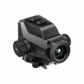 Profil kolimatora HIKMICRO HIKTac TC19. Ultralekki korpus ważący 260g ze zintegrowanym montażem na karabinki AR-15 i szyny Weaver.
