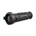 Monokular termowizyjny HIKMICRO Falcon FQ50 2.0 zaprezentowany w pełnej okazałości, ukazujący nowoczesny, cylindryczny korpus i duży obiektyw 50 mm o jasności F1.0.