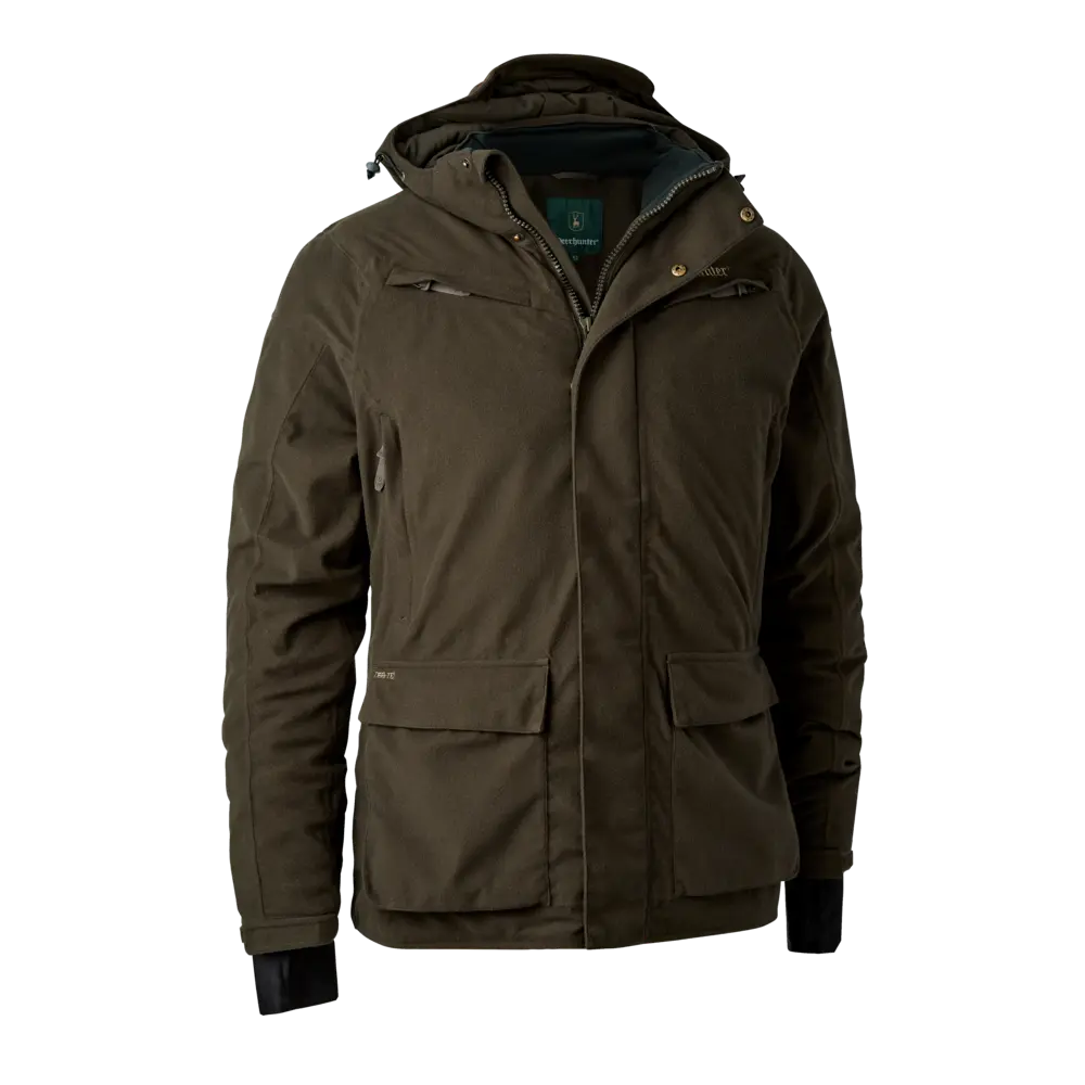 Pełna sylwetka przodu męskiej kurtki myśliwskiej Deerhunter Heat Game Jacket w kolorze Wood, prezentująca bezszelestny materiał zewnętrzny z technologią Silent oraz ergonomiczny, wygodny krój do lasu.