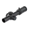 Powiększony obiektyw 28 mm lunety Delta Stryker HD. Wykorzystuje szkła ED eliminujące aberrację chromatyczną o zmroku.